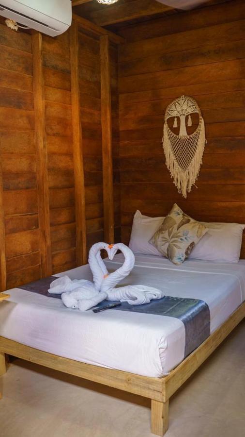Cabanas Chac Mool Downtown 홀박스아일랜드 외부 사진