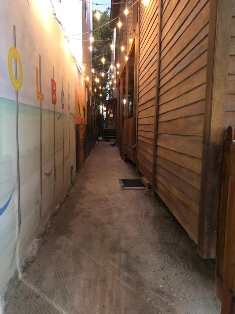 Cabanas Chac Mool Downtown 홀박스아일랜드 외부 사진