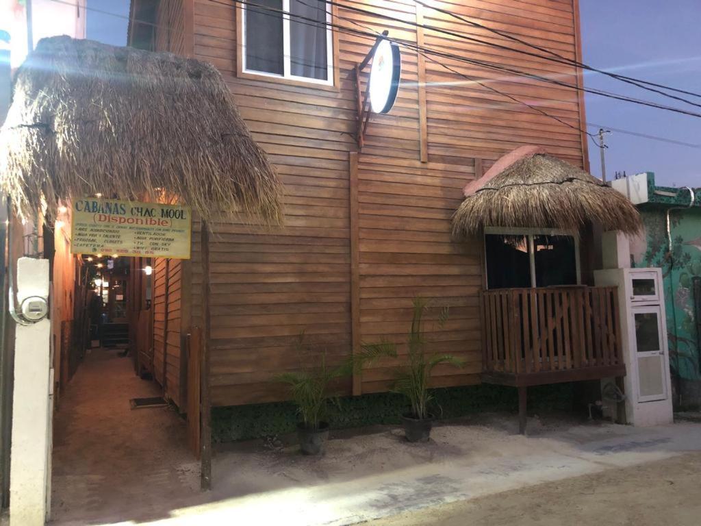 Cabanas Chac Mool Downtown 홀박스아일랜드 외부 사진